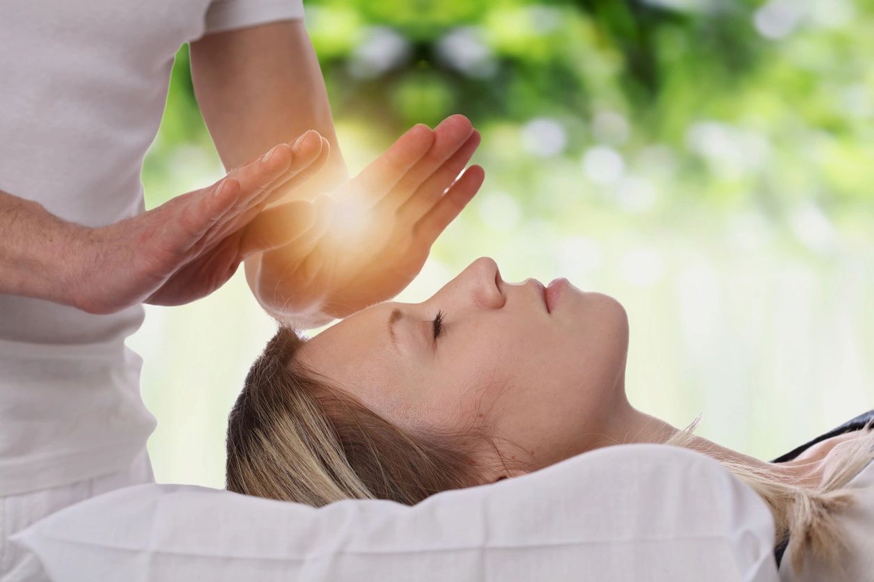 Reiki healing session